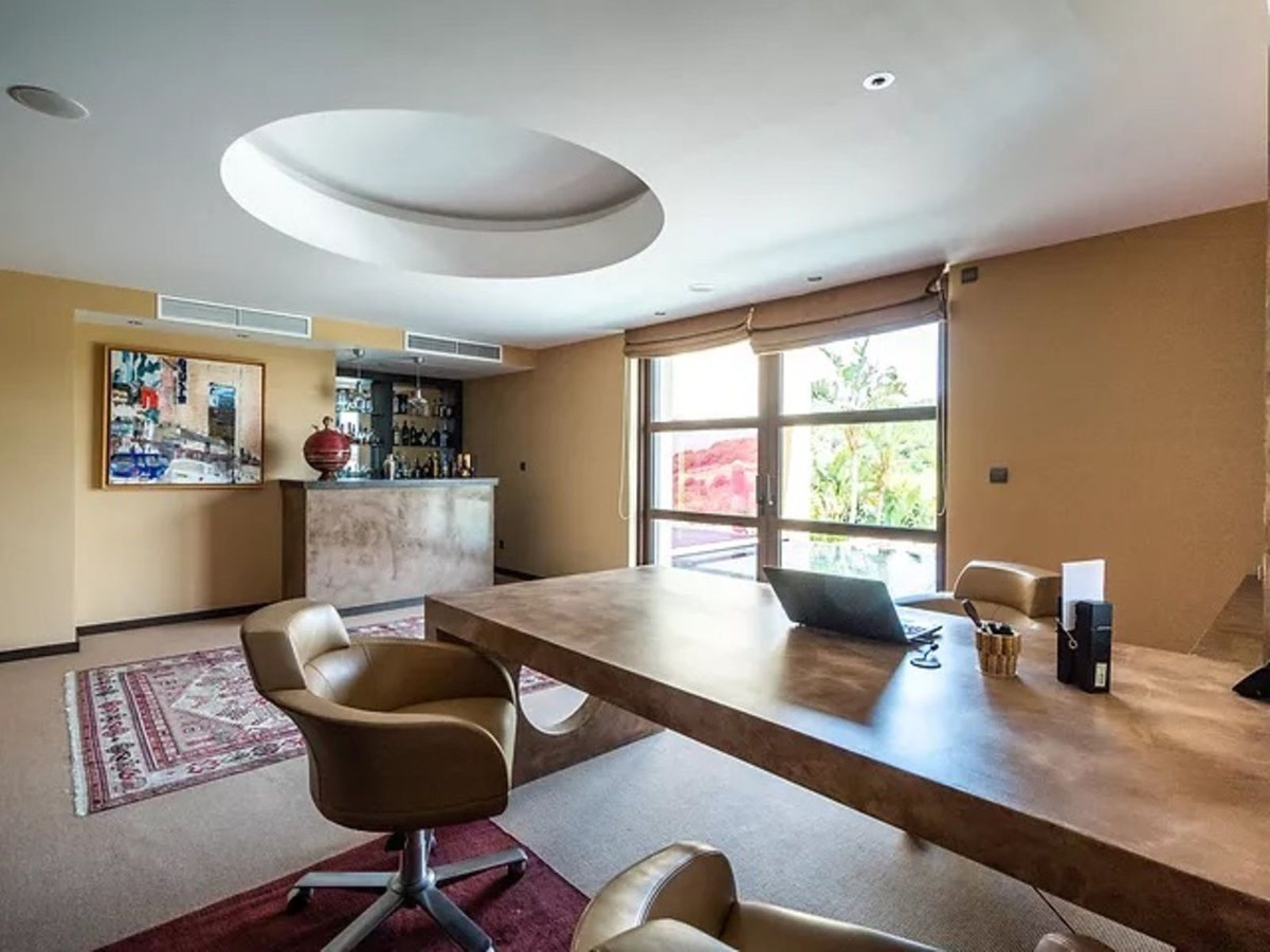 Se vende Villa - Chalet de 5 dormitorios en Costa Del Sol, Cadiz, España