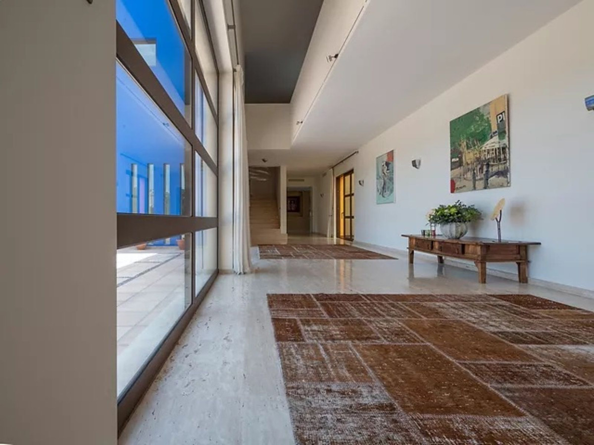 Se vende Villa - Chalet de 5 dormitorios en Costa Del Sol, Cadiz, España