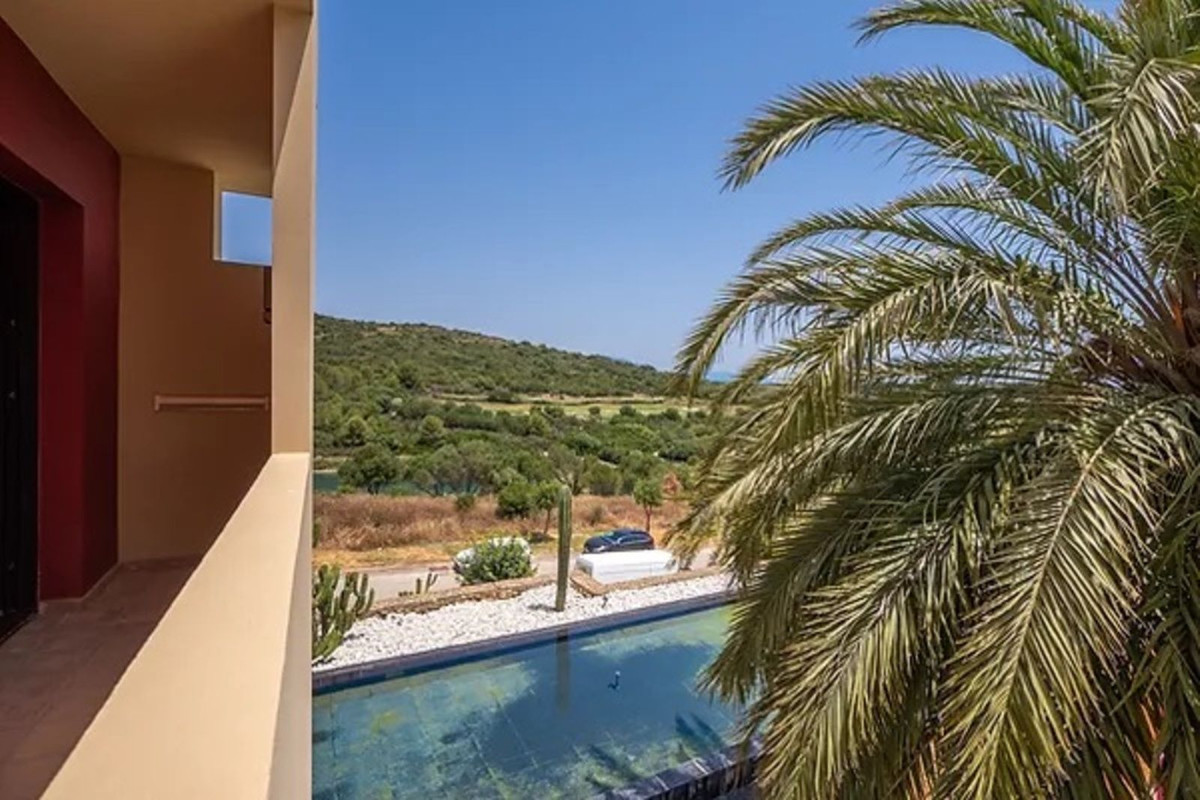 Se vende Villa - Chalet de 5 dormitorios en Costa Del Sol, Cadiz, España