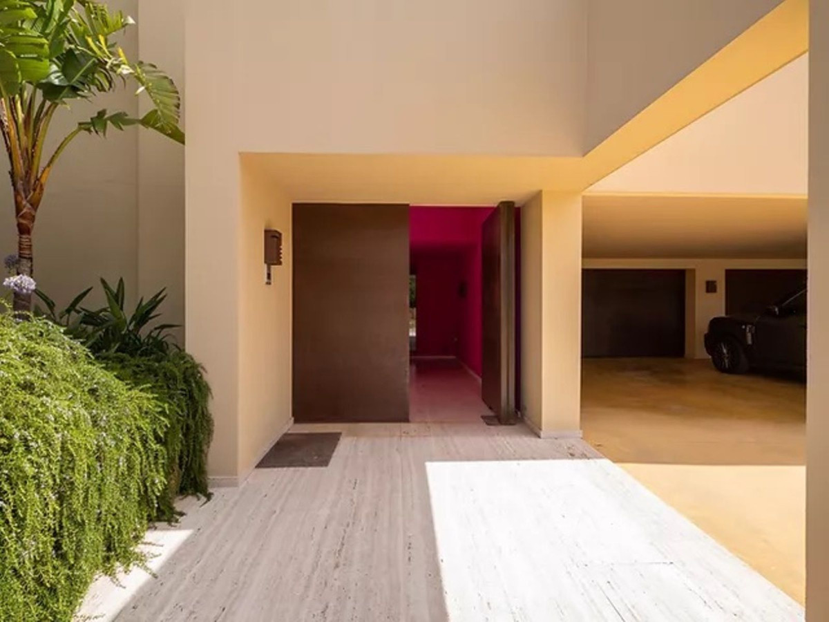 Se vende Villa - Chalet de 5 dormitorios en Costa Del Sol, Cadiz, España