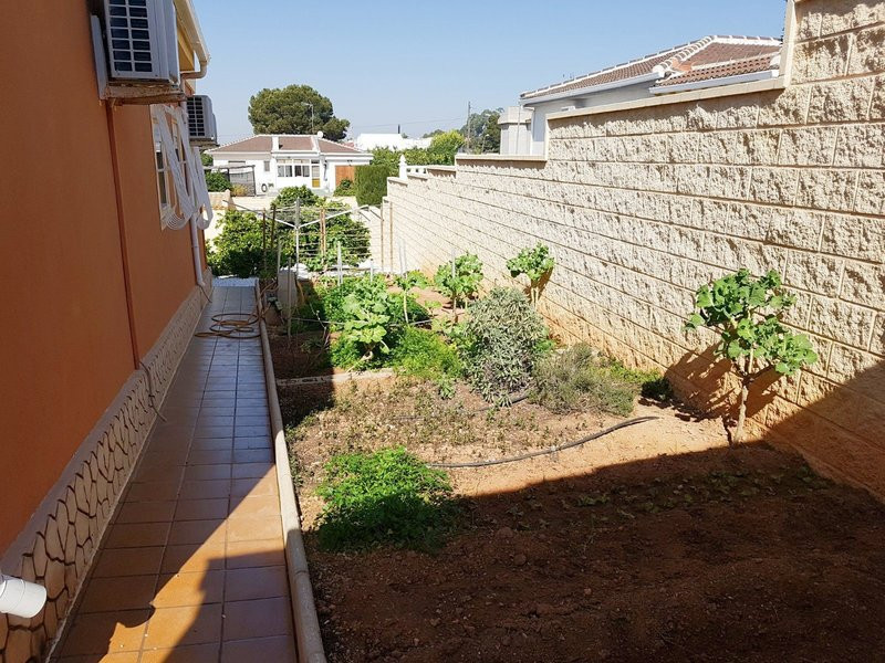 Se vende Villa - Chalet de 5 dormitorios en Costa Blanca, Alicante, España