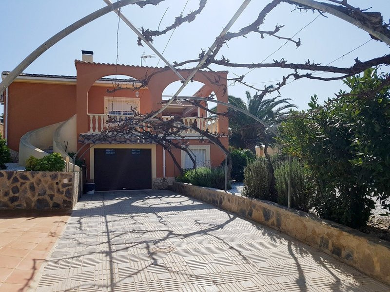 Se vende Villa - Chalet de 5 dormitorios en Costa Blanca, Alicante, España