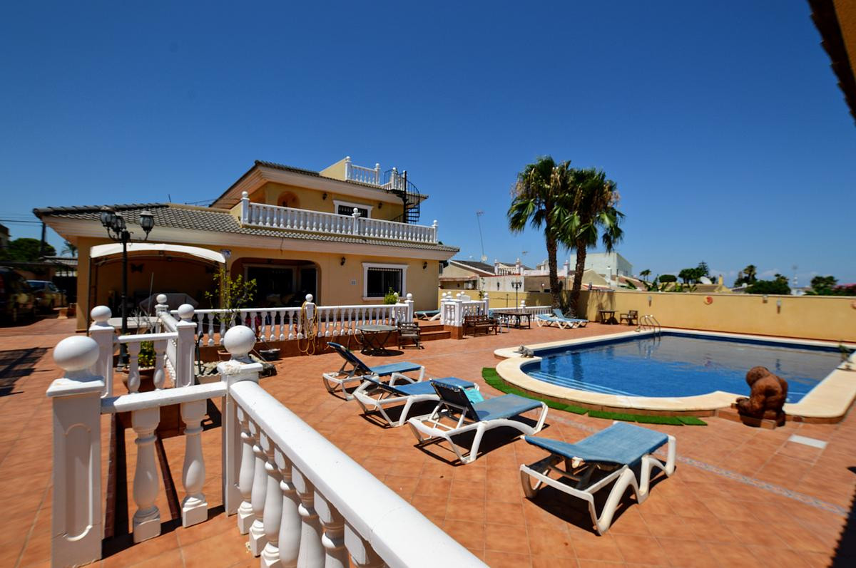 6 Bed Townhouse for sale in Los Balcones Costa Blanca, Alicante, Spain