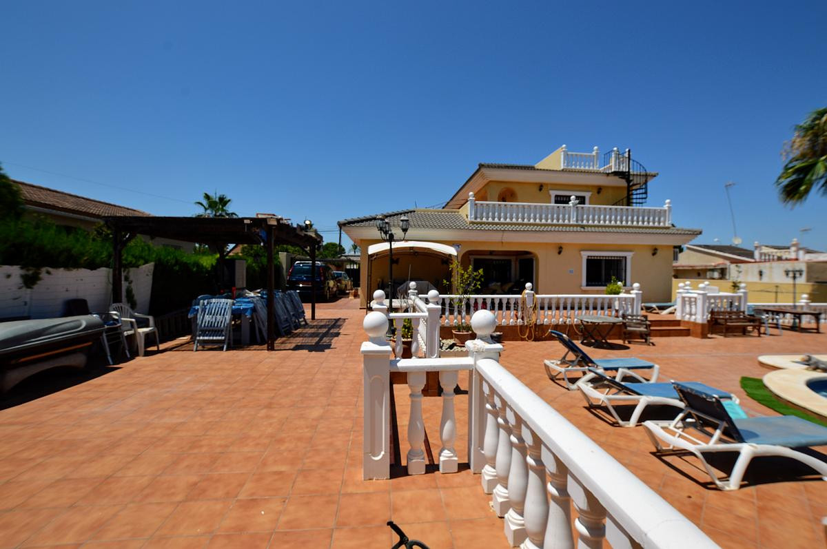 6 Bed Townhouse for sale in Los Balcones Costa Blanca, Alicante, Spain