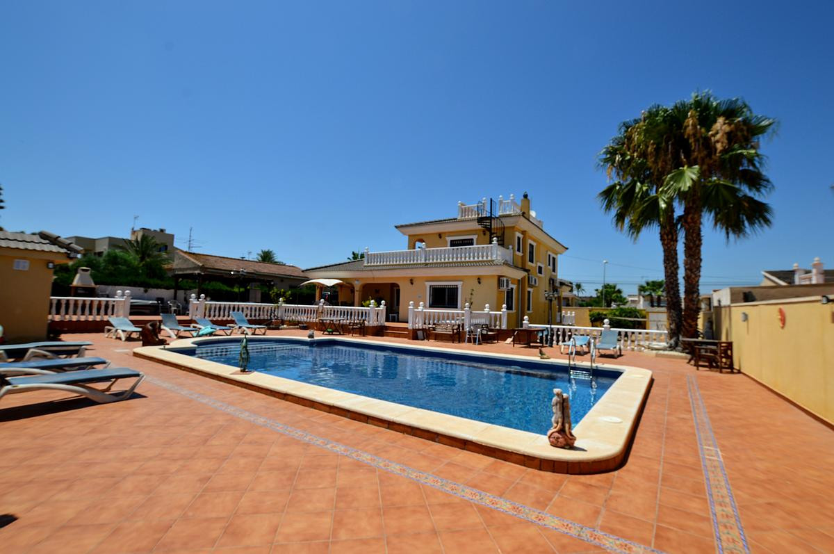 6 Bed Townhouse for sale in Los Balcones Costa Blanca, Alicante, Spain