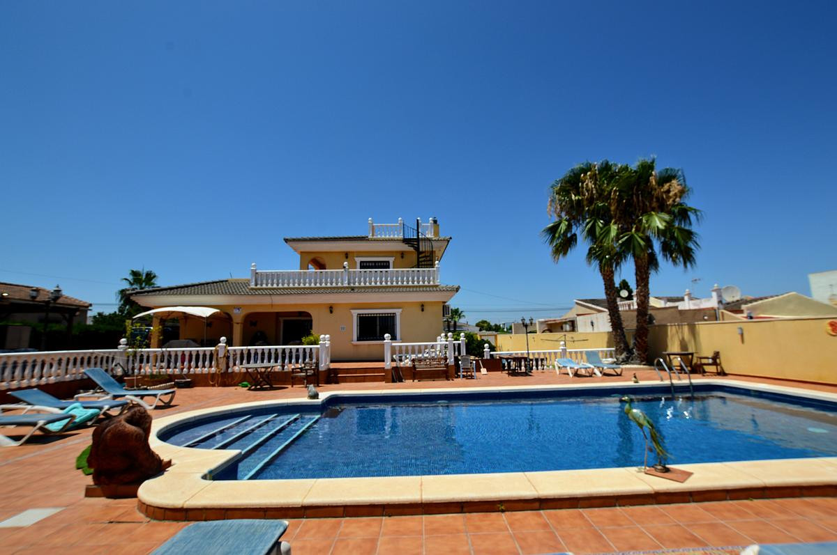 6 Bed Townhouse for sale in Los Balcones Costa Blanca, Alicante, Spain