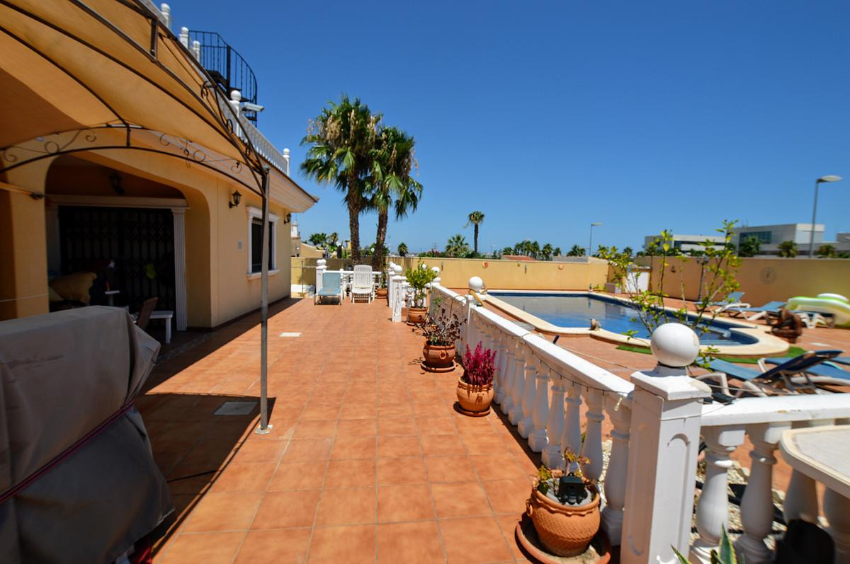 6 Bed Townhouse for sale in Los Balcones Costa Blanca, Alicante, Spain