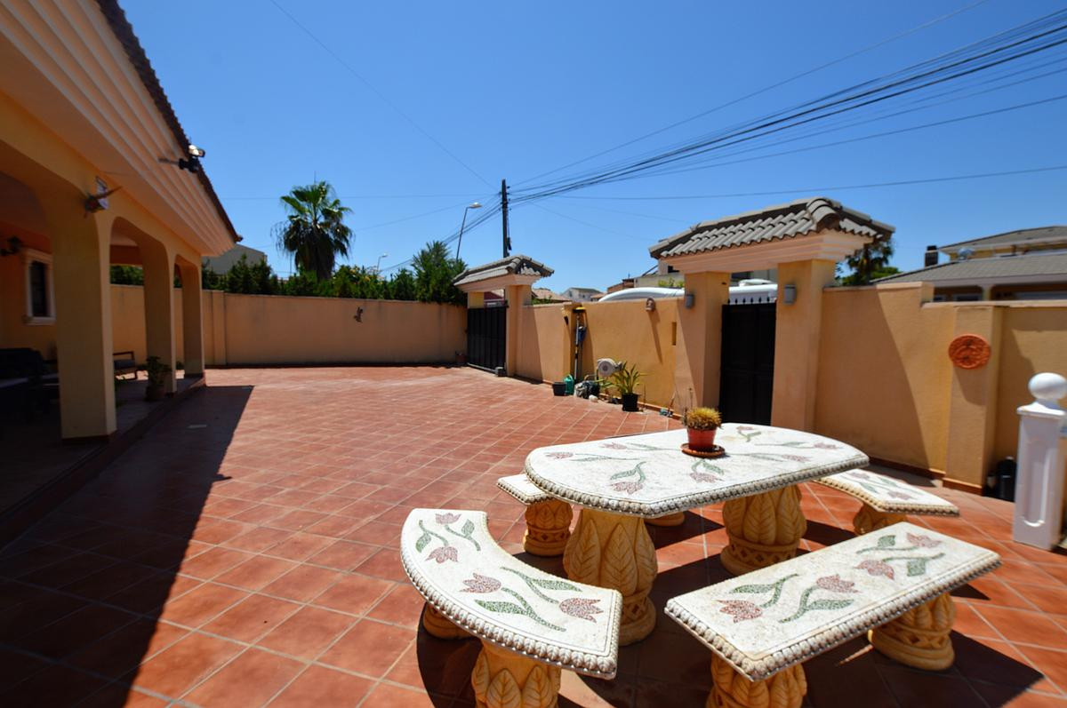 6 Bed Townhouse for sale in Los Balcones Costa Blanca, Alicante, Spain