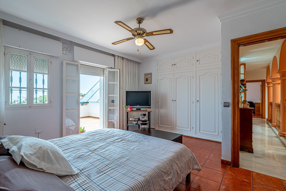 Se vende Villa - Chalet de 4 dormitorios en Costa Del Sol, Málaga, España