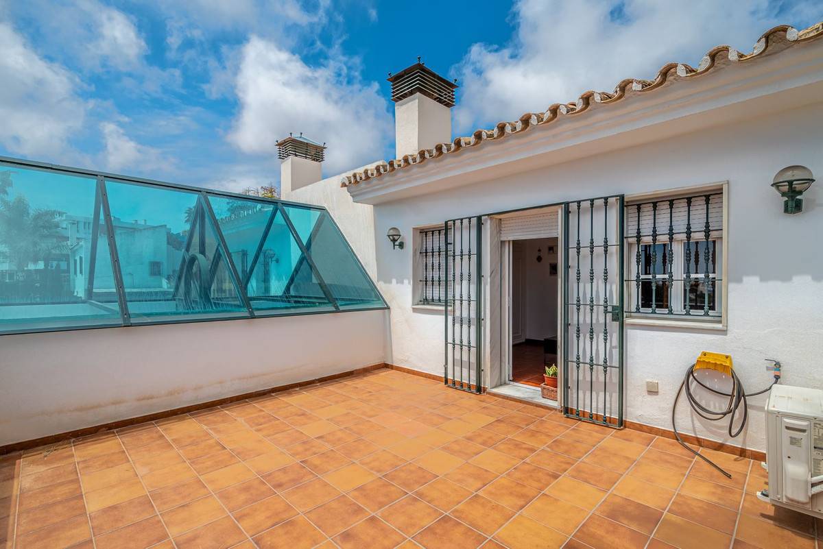 Se vende Villa - Chalet de 4 dormitorios en Costa Del Sol, Málaga, España