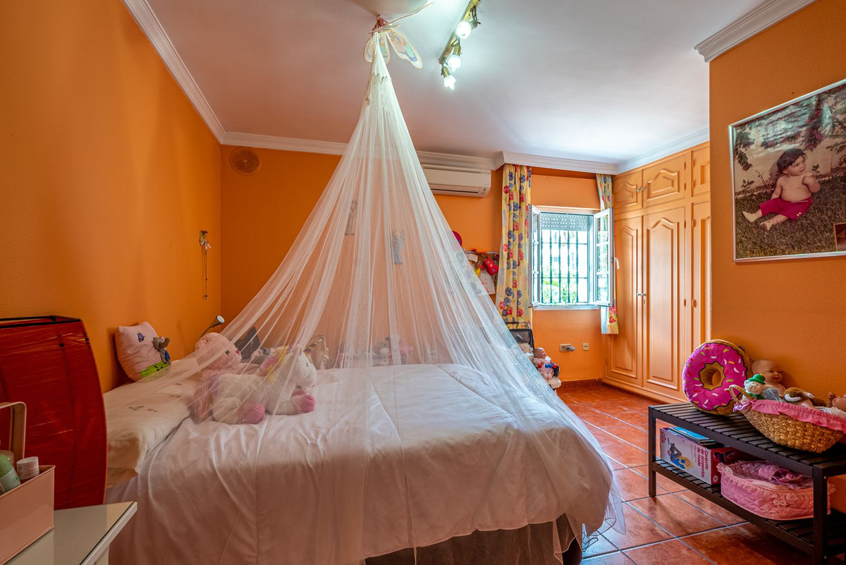 Se vende Villa - Chalet de 4 dormitorios en Costa Del Sol, Málaga, España