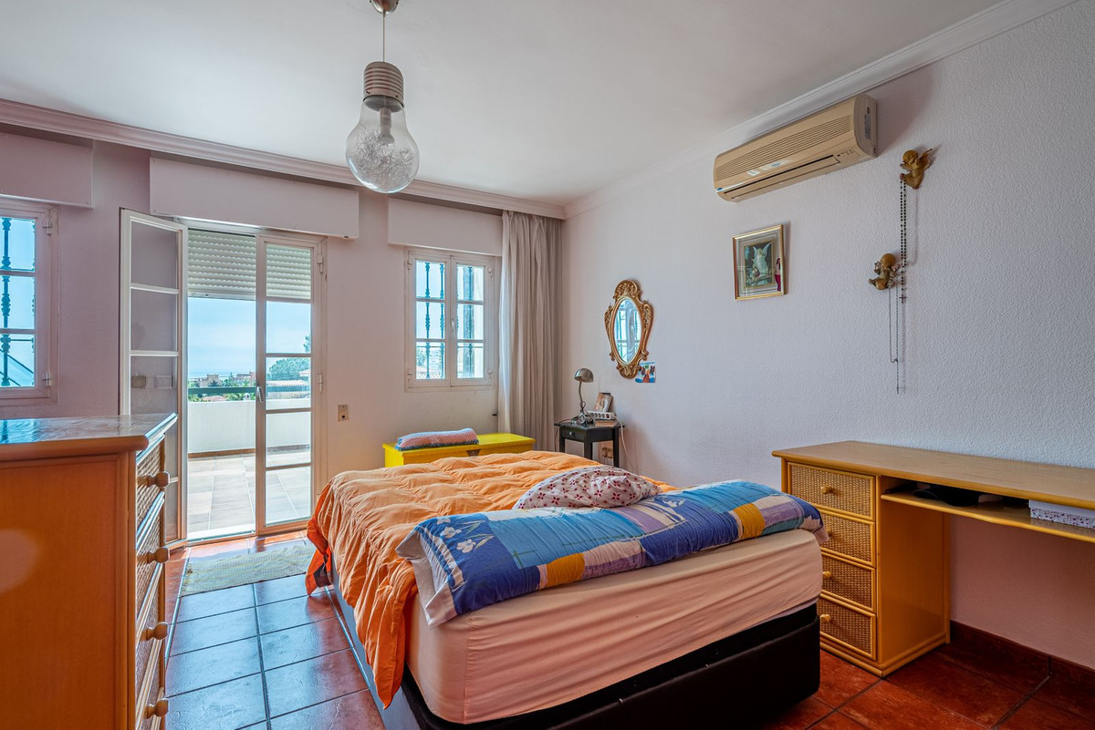 Se vende Villa - Chalet de 4 dormitorios en Costa Del Sol, Málaga, España
