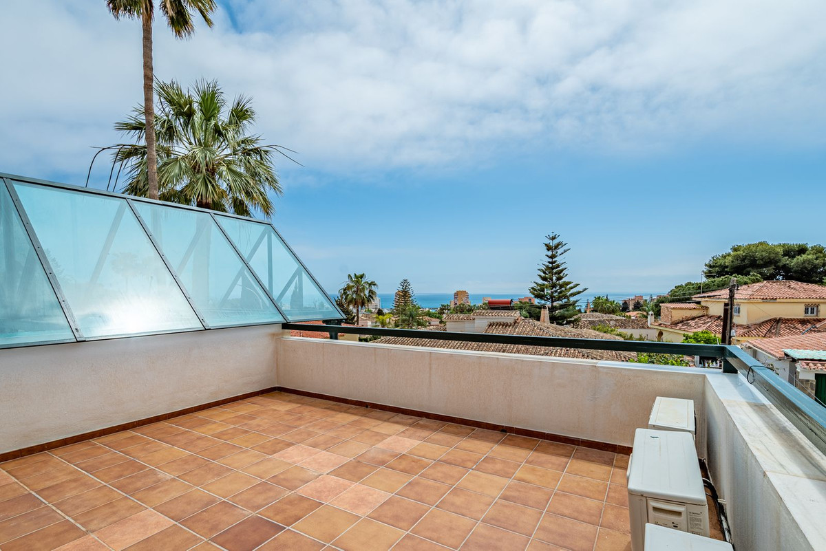 Se vende Villa - Chalet de 4 dormitorios en Costa Del Sol, Málaga, España