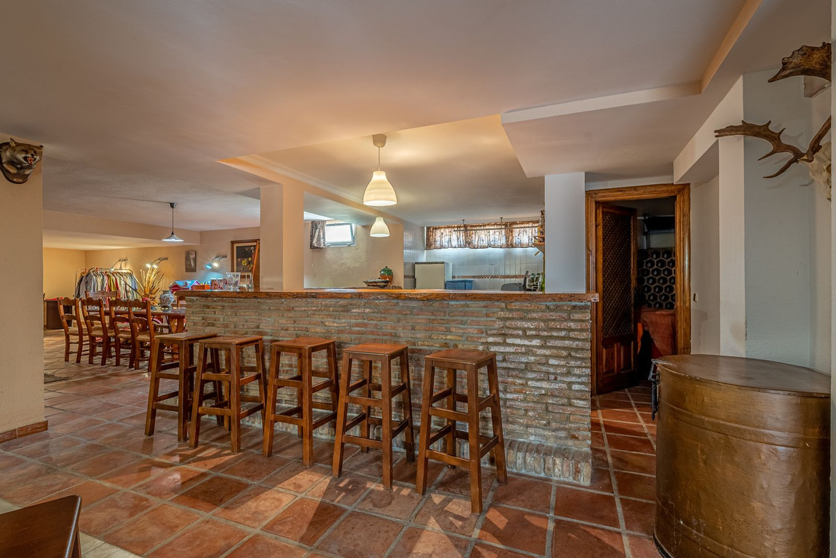 Se vende Villa - Chalet de 4 dormitorios en Costa Del Sol, Málaga, España