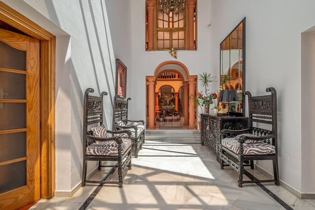 Se vende Villa - Chalet de 4 dormitorios en Costa Del Sol, Málaga, España