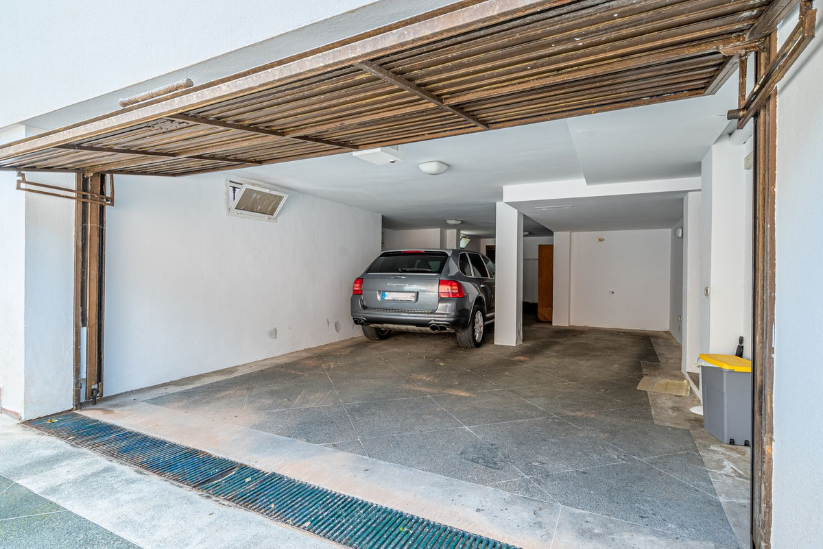 Se vende Villa - Chalet de 4 dormitorios en Costa Del Sol, Málaga, España