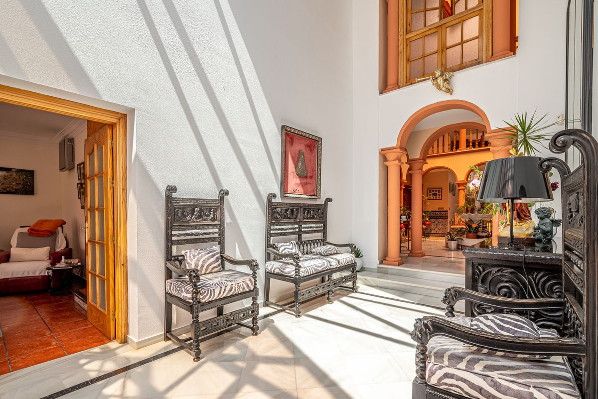 Se vende Villa - Chalet de 4 dormitorios en Costa Del Sol, Málaga, España