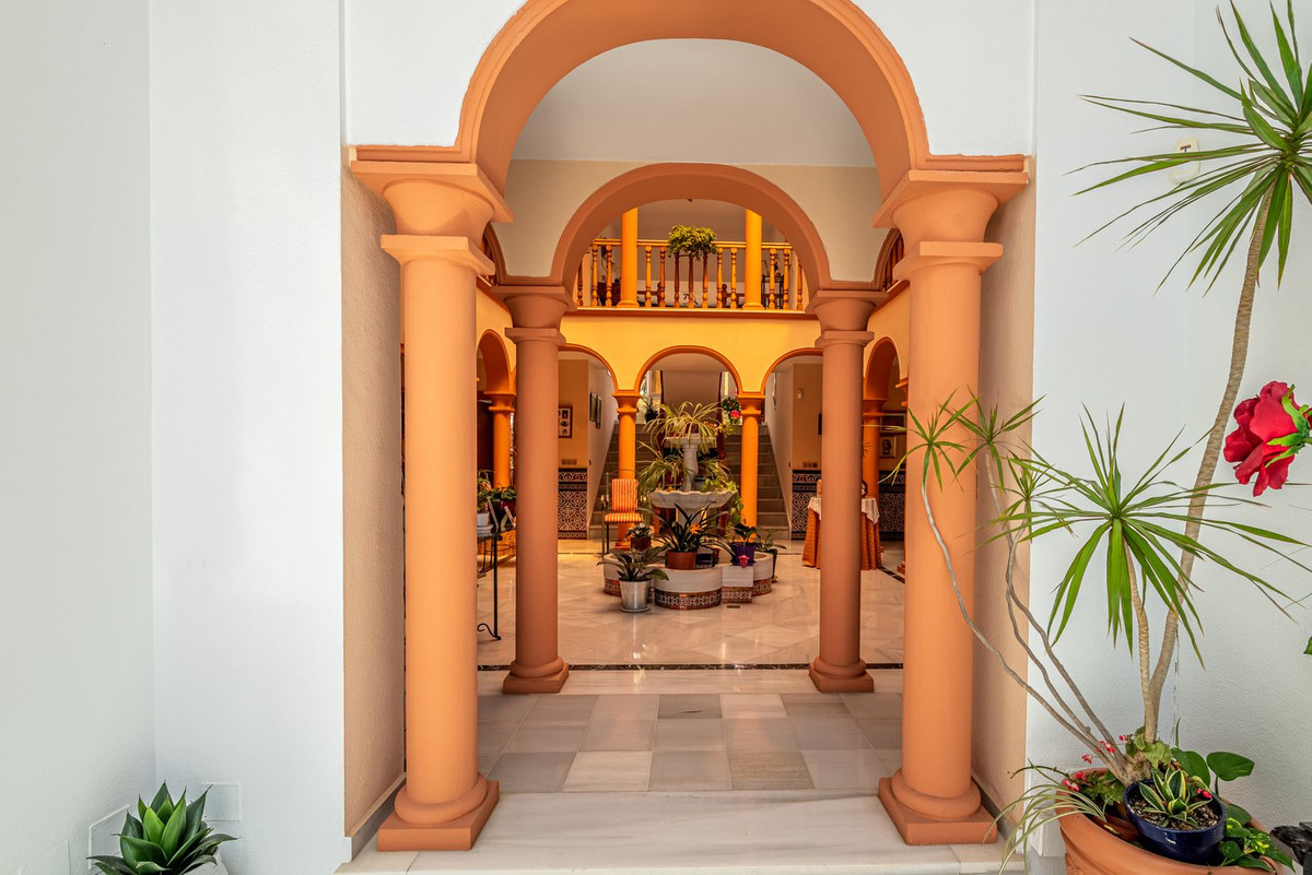 Se vende Villa - Chalet de 4 dormitorios en Costa Del Sol, Málaga, España