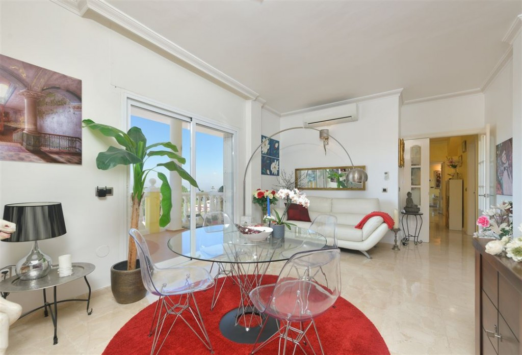 9 Bed Townhouse for sale in Alhaurín De La Torre Costa Del Sol, Málaga, Spain