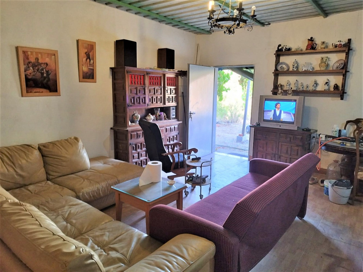 Se vende Finca - Cortijo de 2 dormitorios en Costa Del Sol East, Málaga, España