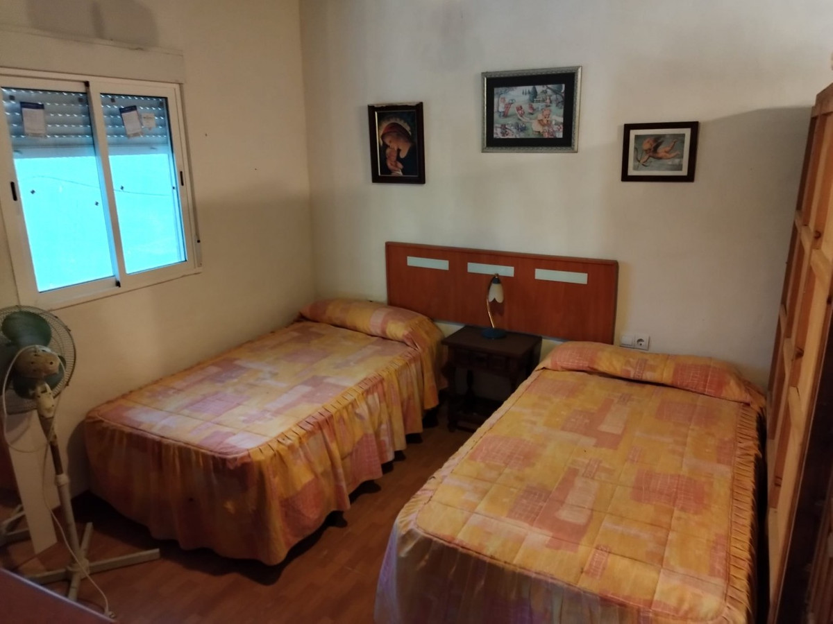 Se vende Finca - Cortijo de 2 dormitorios en Costa Del Sol East, Málaga, España