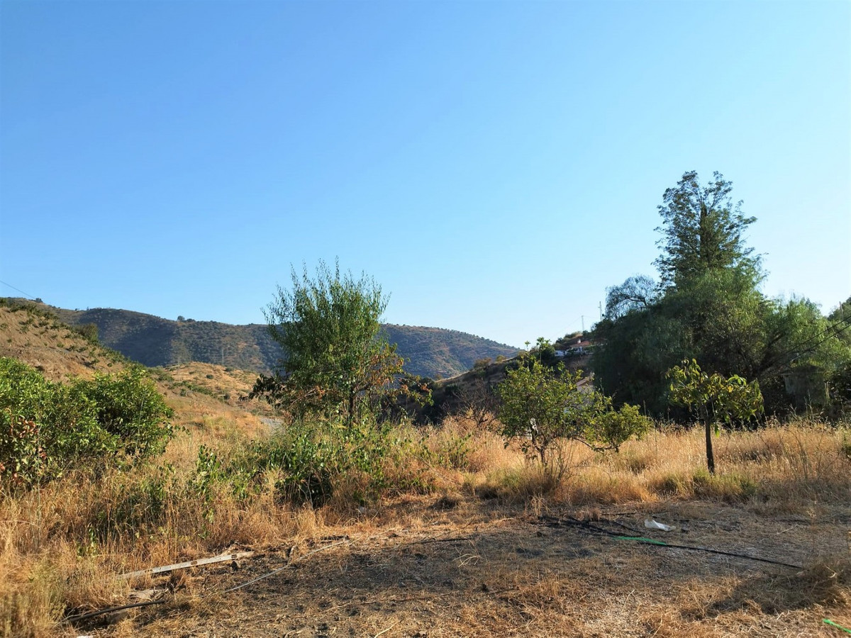 Se vende Finca - Cortijo de 2 dormitorios en Costa Del Sol East, Málaga, España
