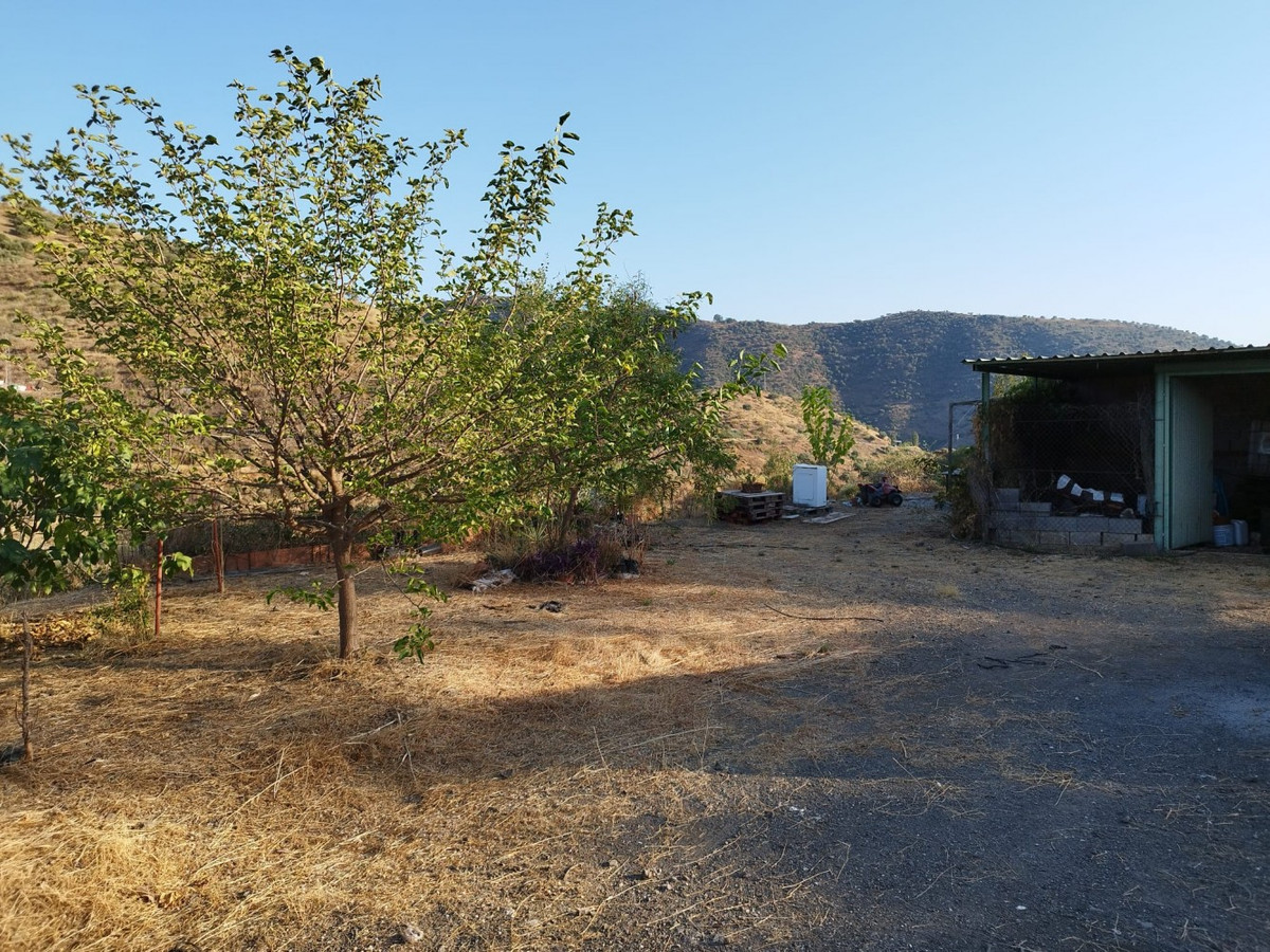 Se vende Finca - Cortijo de 2 dormitorios en Costa Del Sol East, Málaga, España