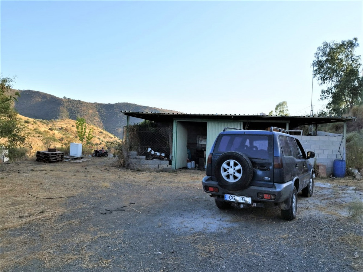 Se vende Finca - Cortijo de 2 dormitorios en Costa Del Sol East, Málaga, España