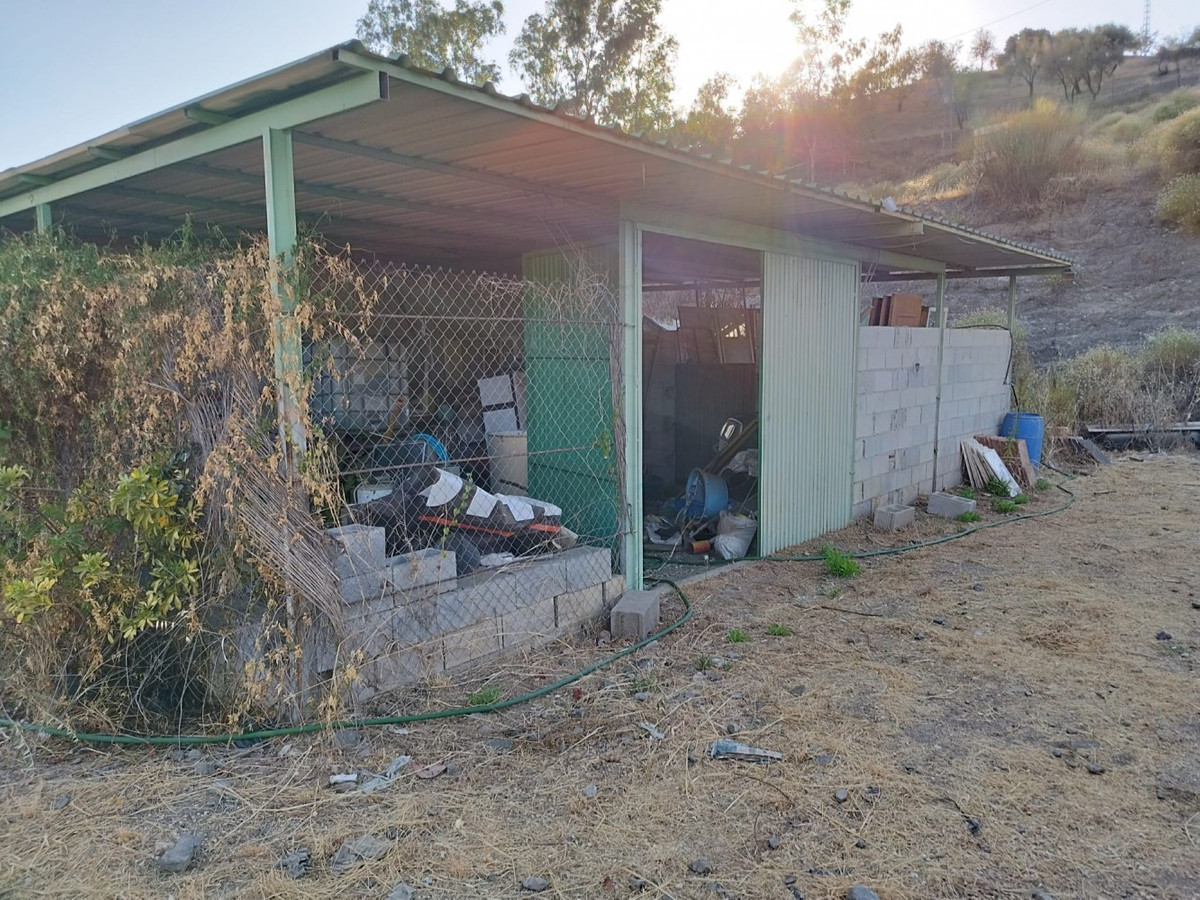 Se vende Finca - Cortijo de 2 dormitorios en Costa Del Sol East, Málaga, España