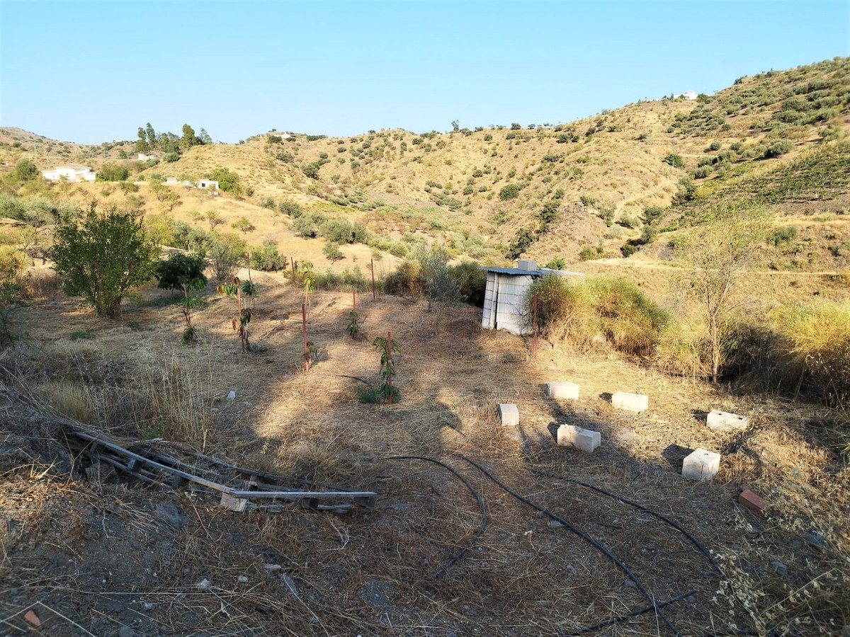 Se vende Finca - Cortijo de 2 dormitorios en Costa Del Sol East, Málaga, España