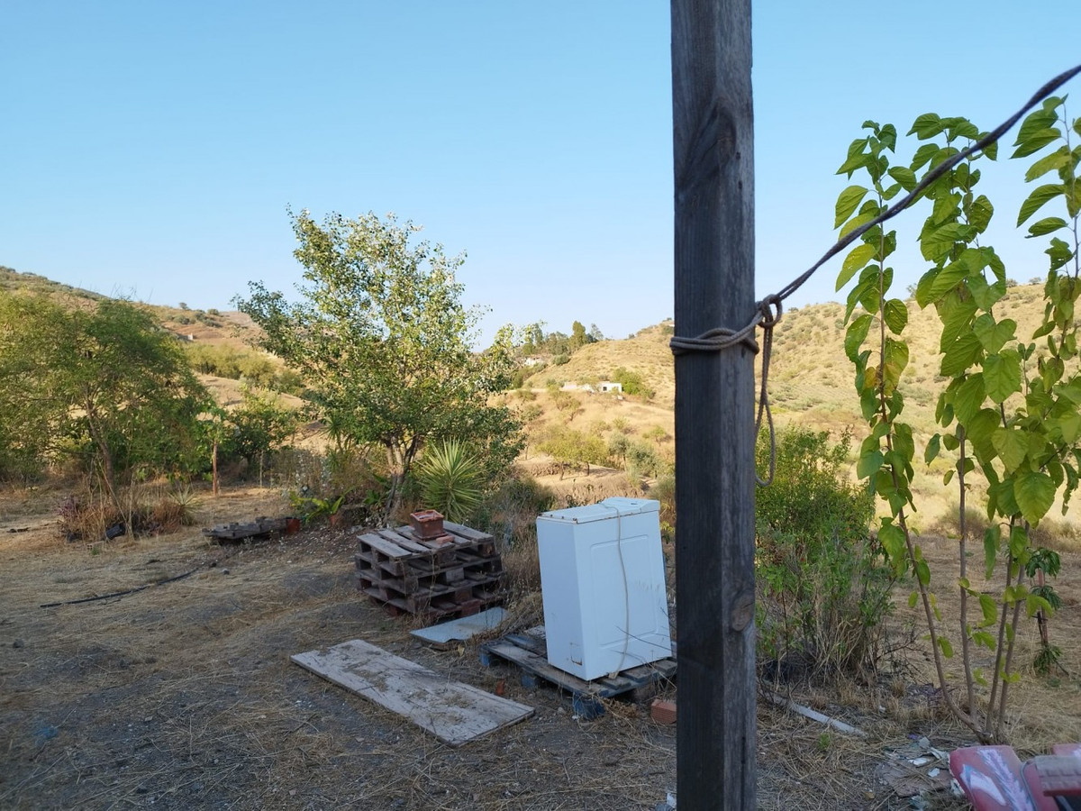 Se vende Finca - Cortijo de 2 dormitorios en Costa Del Sol East, Málaga, España