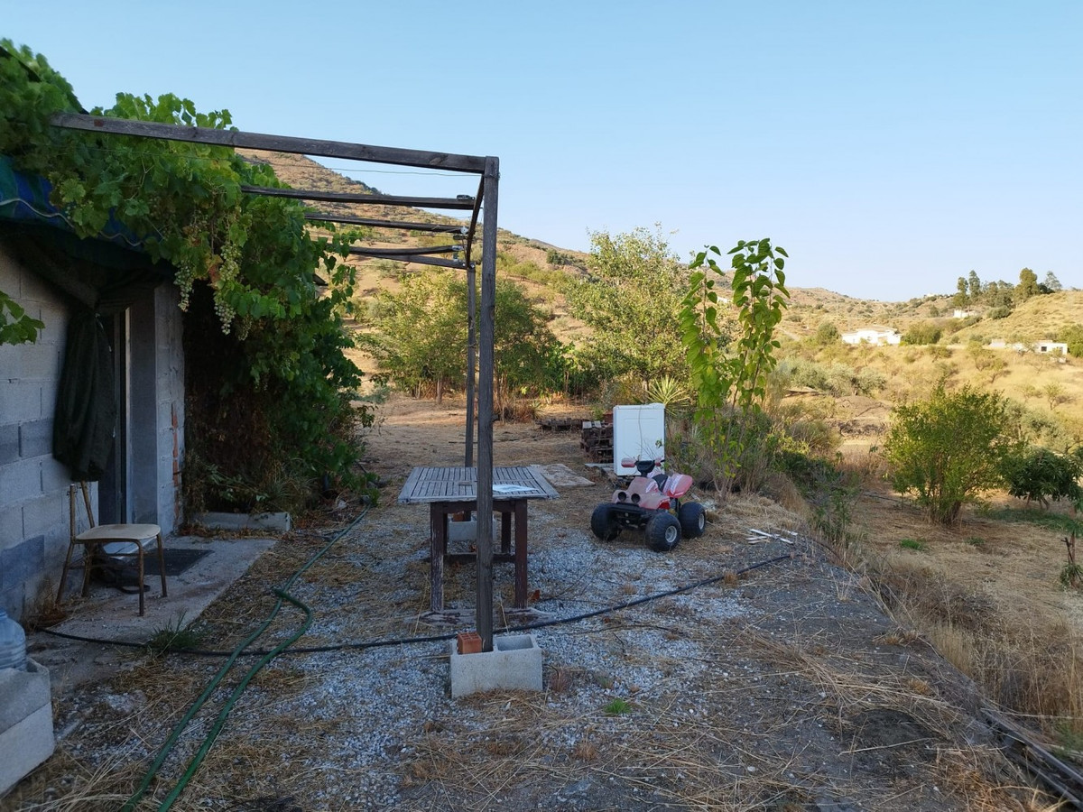 Se vende Finca - Cortijo de 2 dormitorios en Costa Del Sol East, Málaga, España