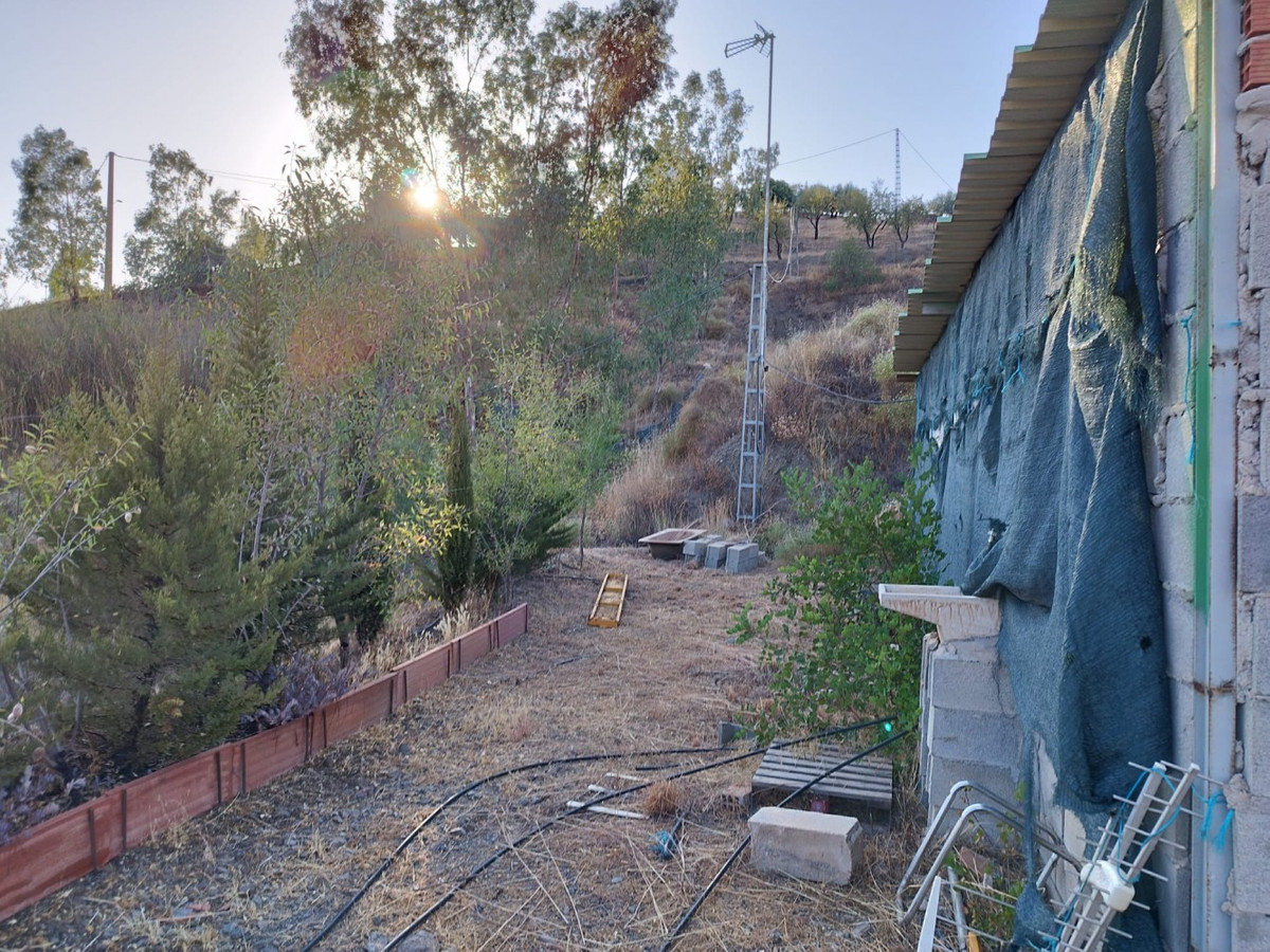 Se vende Finca - Cortijo de 2 dormitorios en Costa Del Sol East, Málaga, España