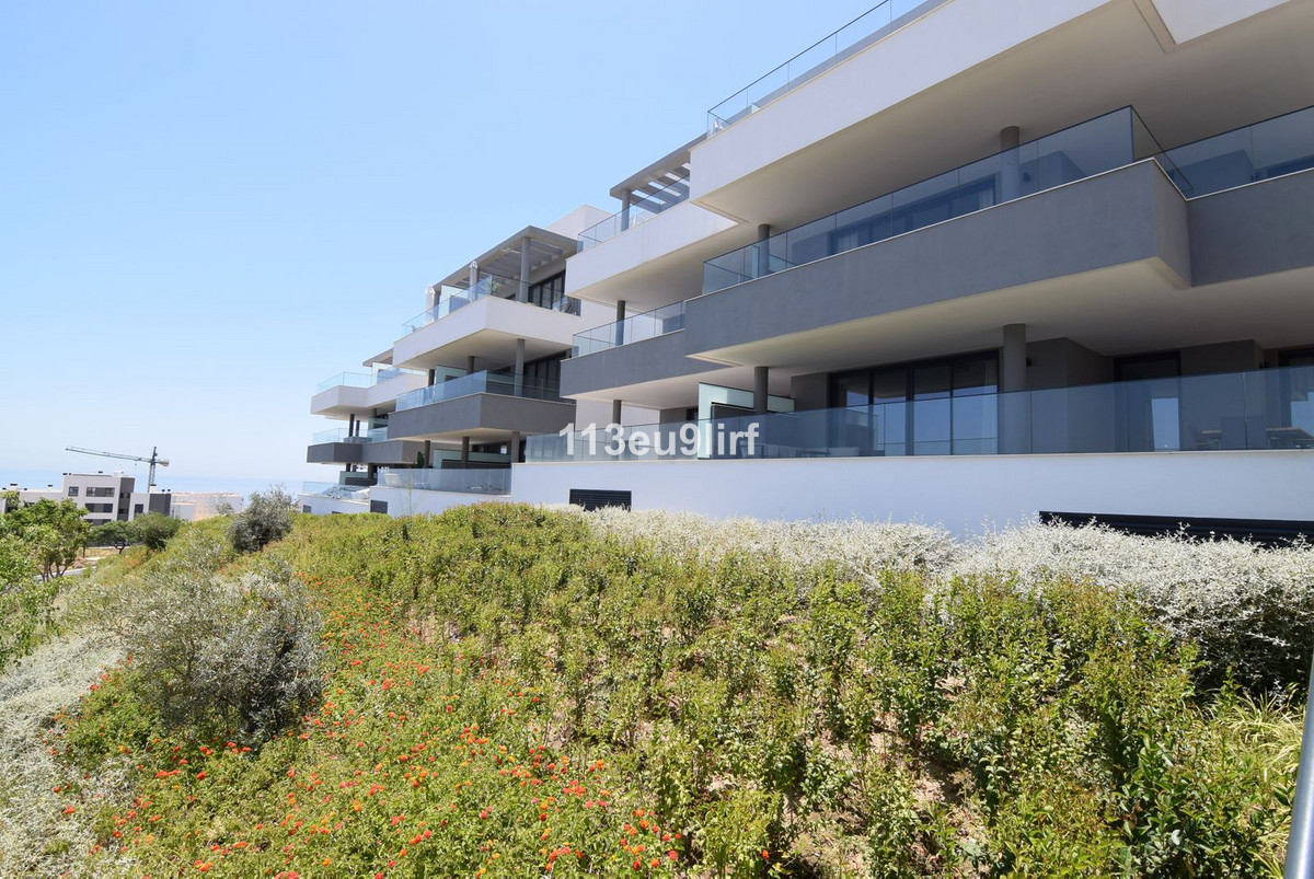 3 Bed Apartment for sale in Estepona Costa Del Sol, Málaga, Spain