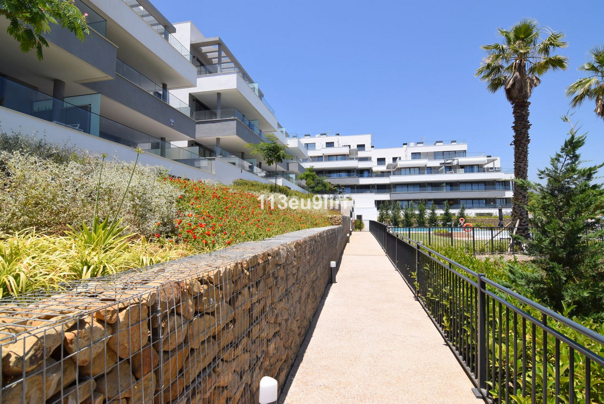 3 Bed Apartment for sale in Estepona Costa Del Sol, Málaga, Spain
