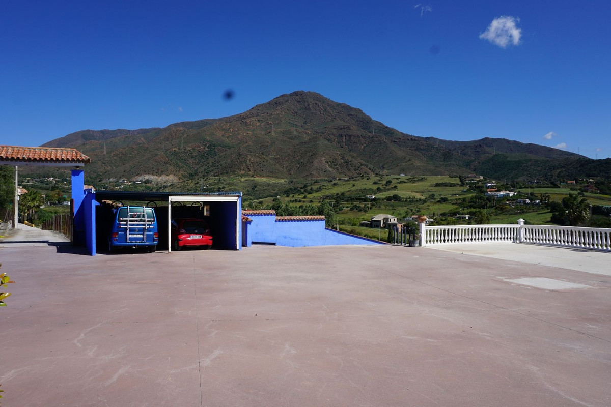 6 Bed Townhouse for sale in Estepona Costa Del Sol, Málaga, Spain