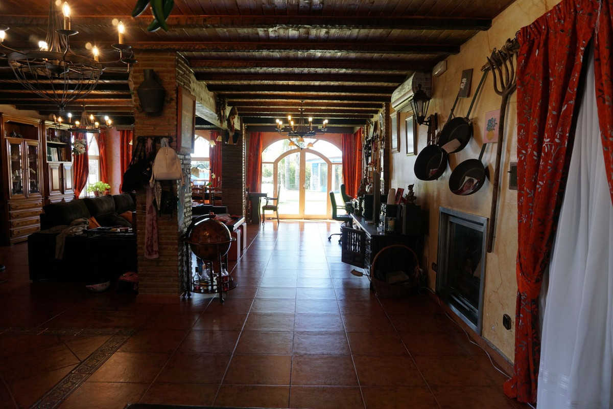 6 Bed Townhouse for sale in Estepona Costa Del Sol, Málaga, Spain