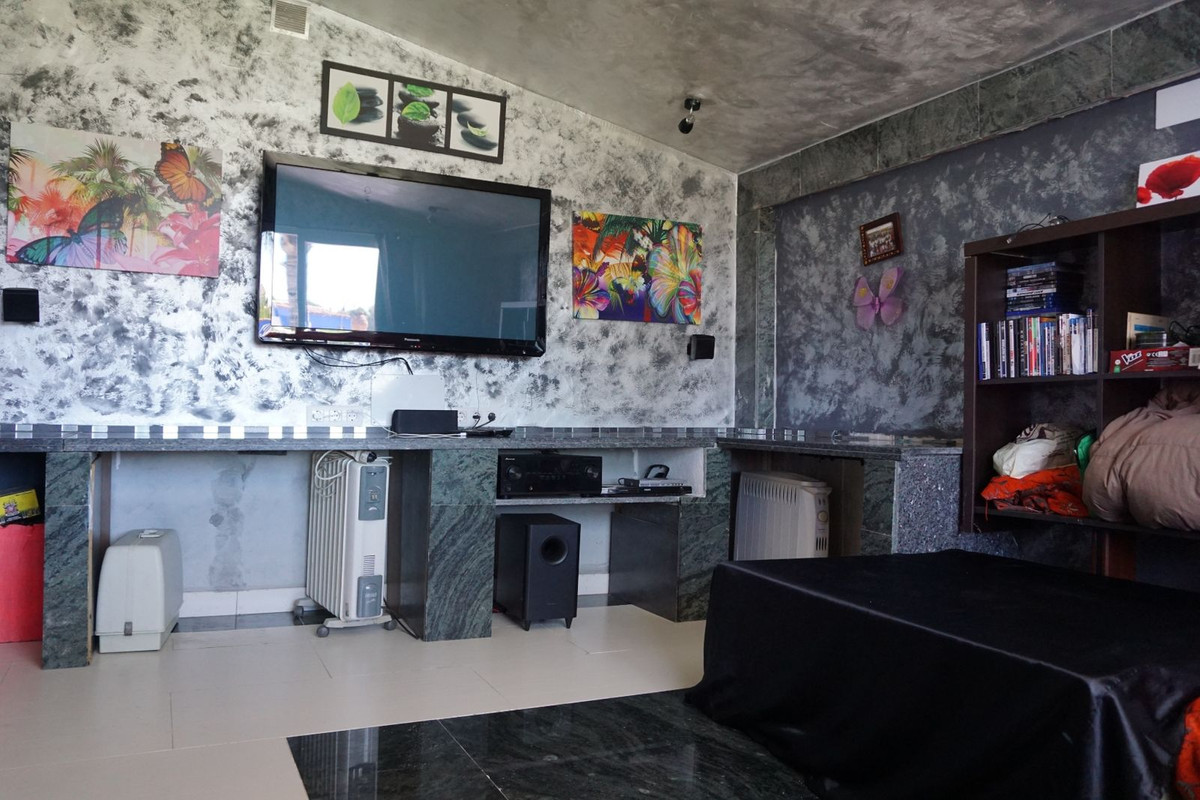 6 Bed Townhouse for sale in Estepona Costa Del Sol, Málaga, Spain