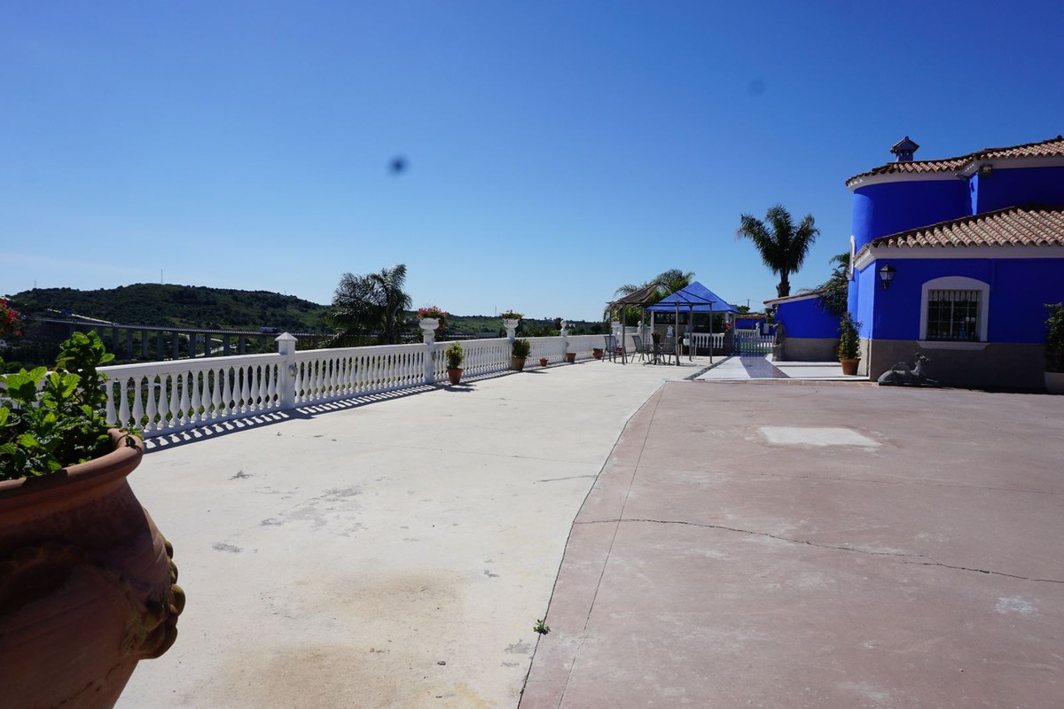 6 Bed Townhouse for sale in Estepona Costa Del Sol, Málaga, Spain