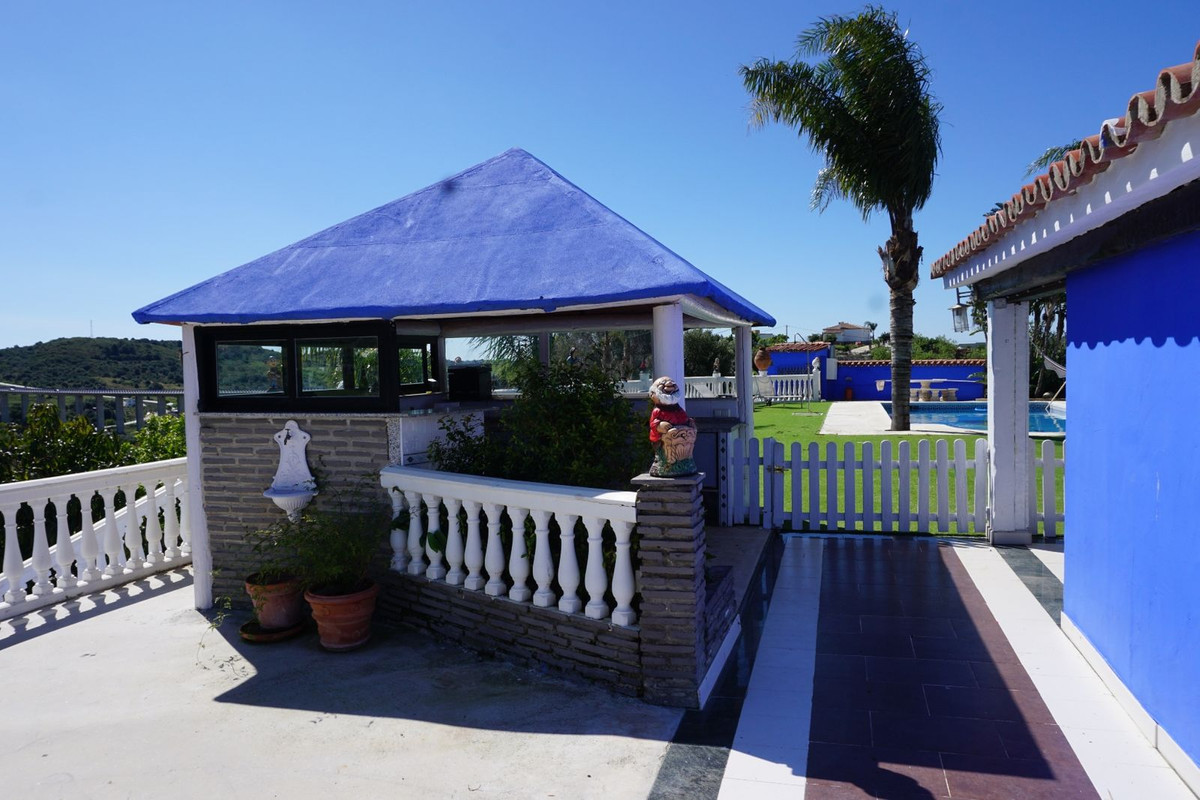 6 Bed Townhouse for sale in Estepona Costa Del Sol, Málaga, Spain