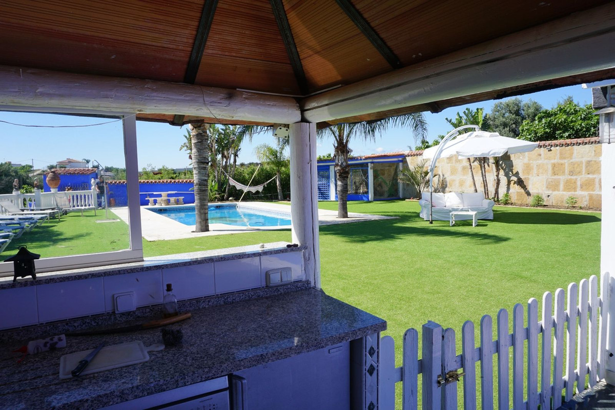 6 Bed Townhouse for sale in Estepona Costa Del Sol, Málaga, Spain