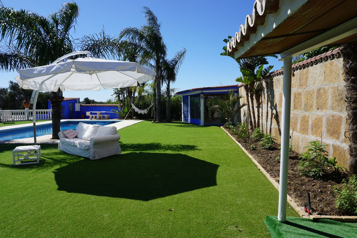 6 Bed Townhouse for sale in Estepona Costa Del Sol, Málaga, Spain