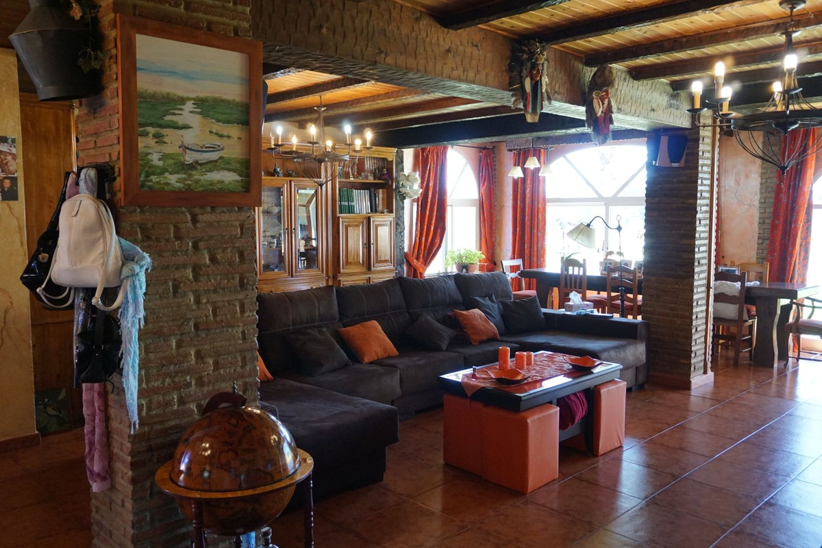 6 Bed Townhouse for sale in Estepona Costa Del Sol, Málaga, Spain