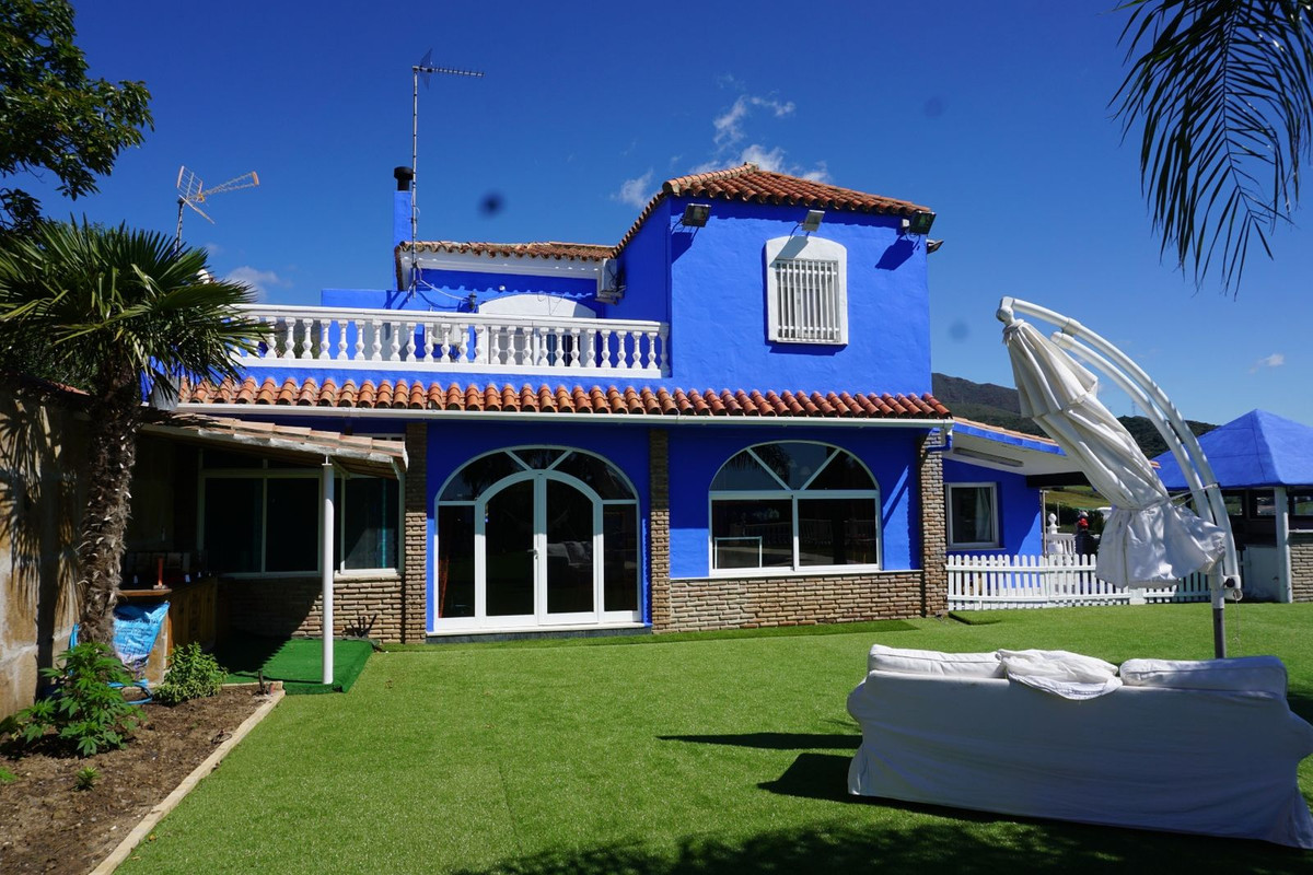 6 Bed Townhouse for sale in Estepona Costa Del Sol, Málaga, Spain