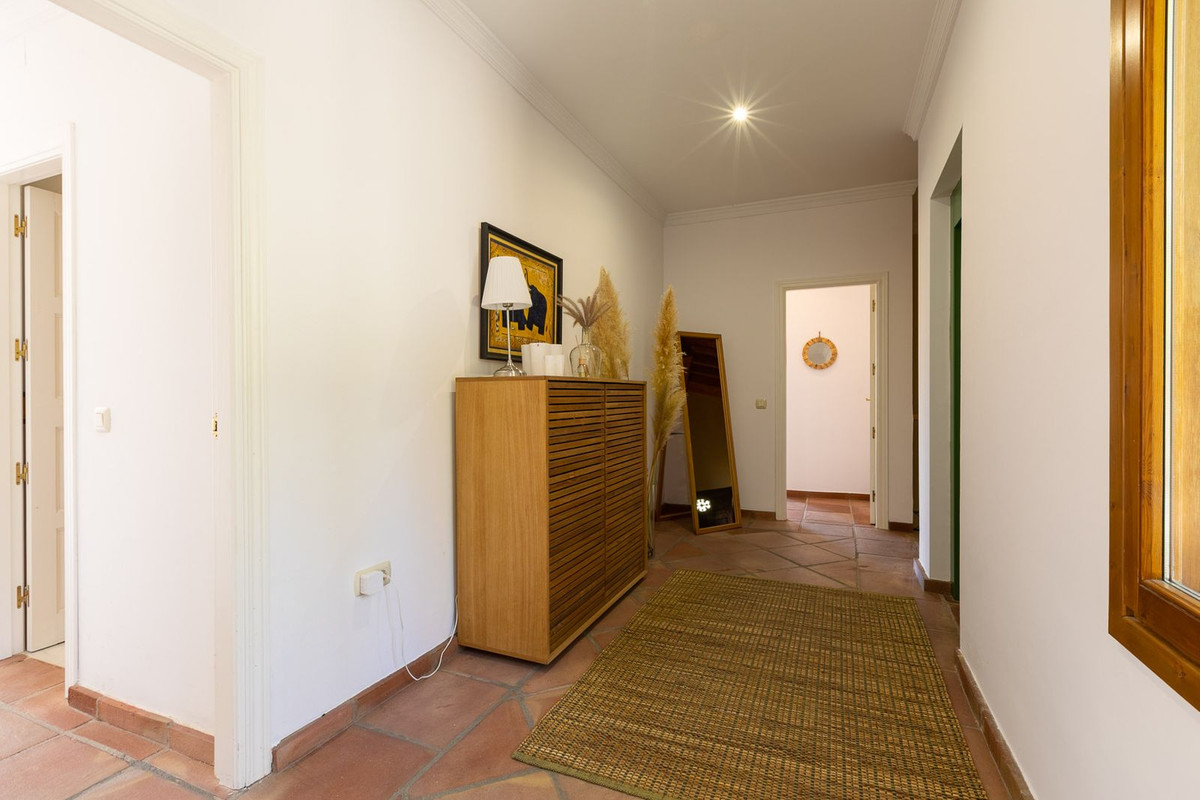 5 Bed Townhouse for sale in Benahavís Costa Del Sol, Málaga, Spain