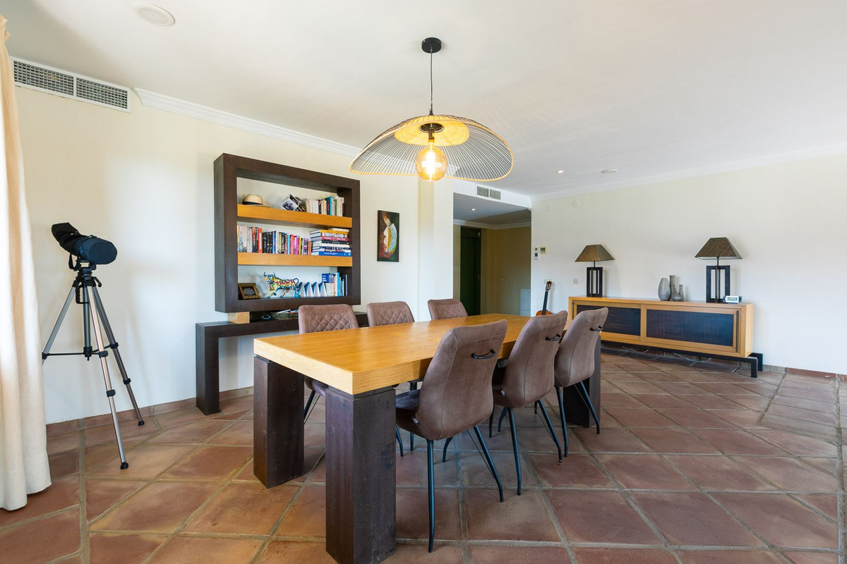 5 Bed Townhouse for sale in Benahavís Costa Del Sol, Málaga, Spain