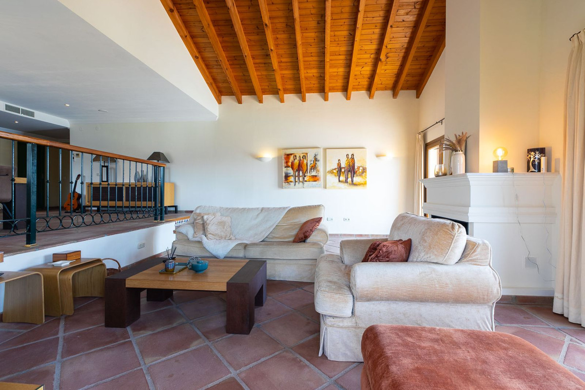 5 Bed Townhouse for sale in Benahavís Costa Del Sol, Málaga, Spain