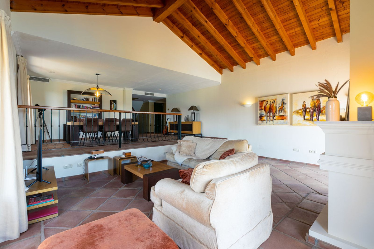 5 Bed Townhouse for sale in Benahavís Costa Del Sol, Málaga, Spain