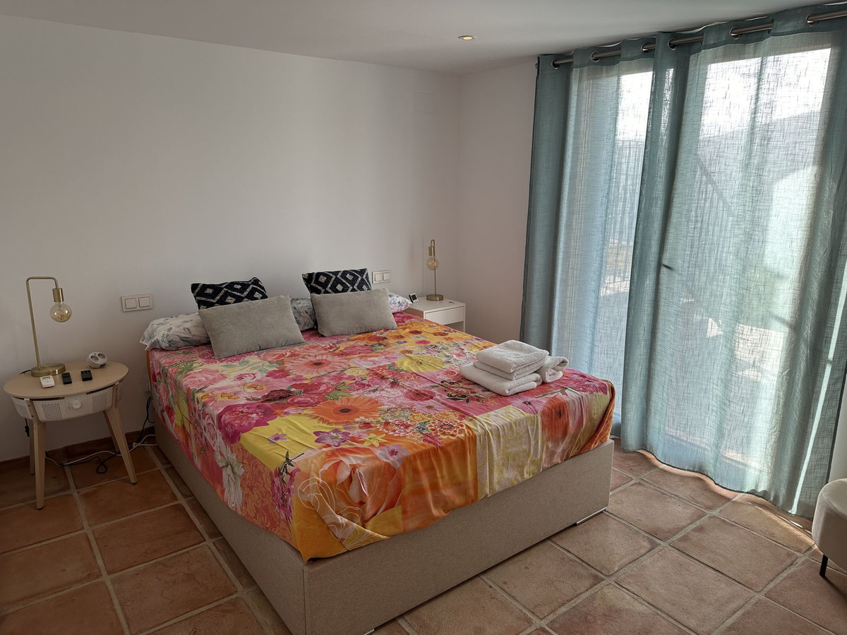 5 Bed Townhouse for sale in Benahavís Costa Del Sol, Málaga, Spain