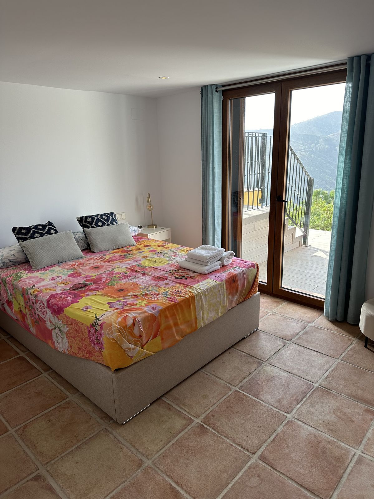 5 Bed Townhouse for sale in Benahavís Costa Del Sol, Málaga, Spain